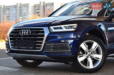Внедорожник / Кроссовер Audi Q5 2017 в 