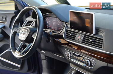Внедорожник / Кроссовер Audi Q5 2017 в 