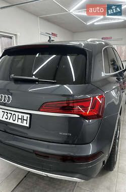 Внедорожник / Кроссовер Audi Q5 2021 в 