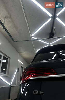 Внедорожник / Кроссовер Audi Q5 2021 в 