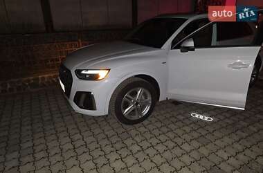 Внедорожник / Кроссовер Audi Q5 2021 в 