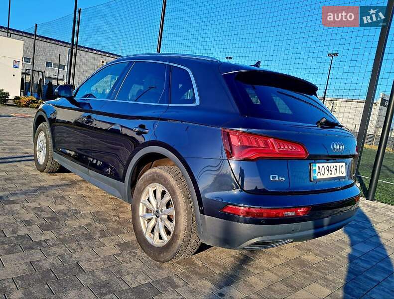 Внедорожник / Кроссовер Audi Q5 2019 в Ужгороде