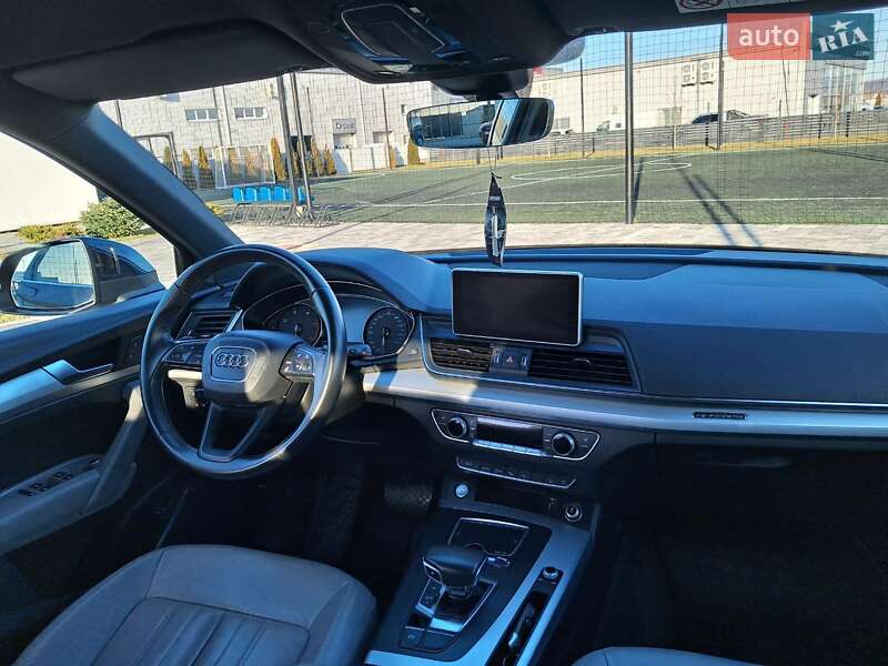 Внедорожник / Кроссовер Audi Q5 2019 в Ужгороде
