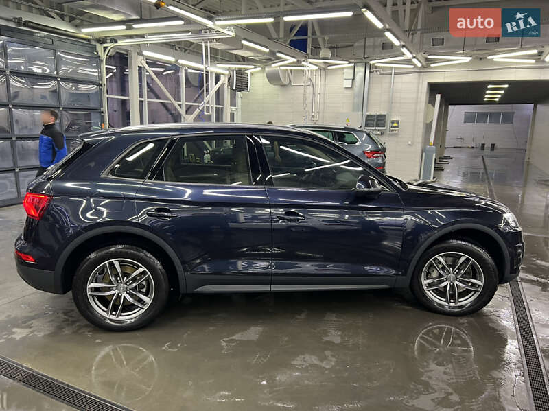 Внедорожник / Кроссовер Audi Q5 2018 в Луцке