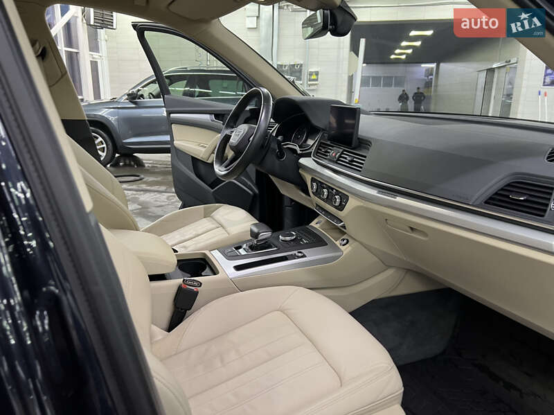 Внедорожник / Кроссовер Audi Q5 2018 в Луцке