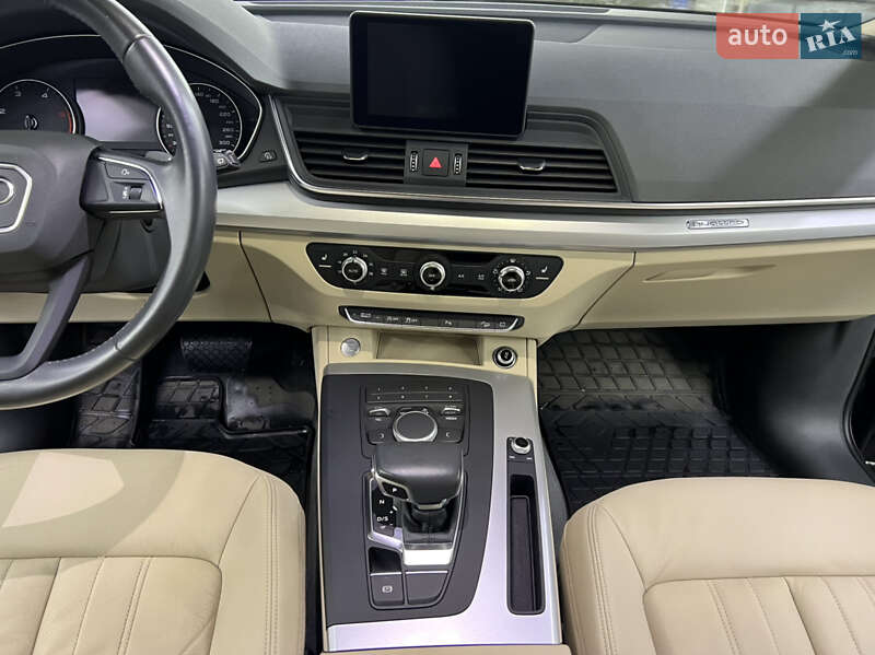 Внедорожник / Кроссовер Audi Q5 2018 в Луцке