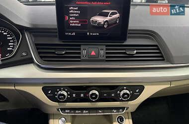 Внедорожник / Кроссовер Audi Q5 2018 в 