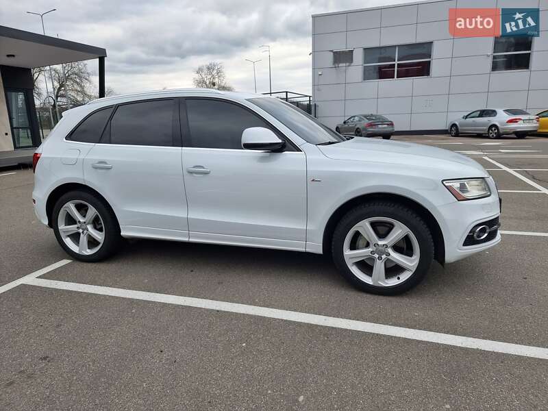 Внедорожник / Кроссовер Audi Q5 2015 в Киеве