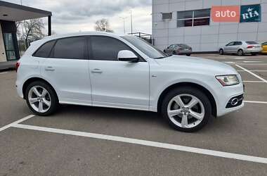 Внедорожник / Кроссовер Audi Q5 2015 в 