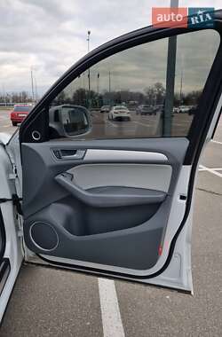 Внедорожник / Кроссовер Audi Q5 2015 в 