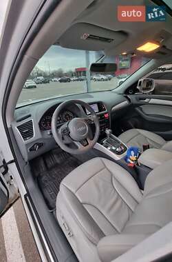 Внедорожник / Кроссовер Audi Q5 2015 в 