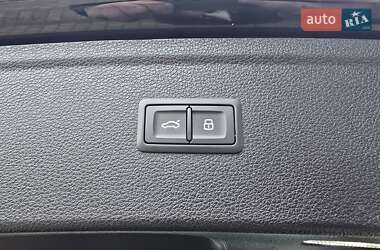 Позашляховик / Кросовер Audi Q5 2021 в 