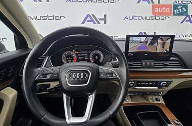 Позашляховик / Кросовер Audi Q5 2021 в 