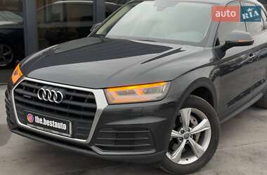 Внедорожник / Кроссовер Audi Q5 2018 в 