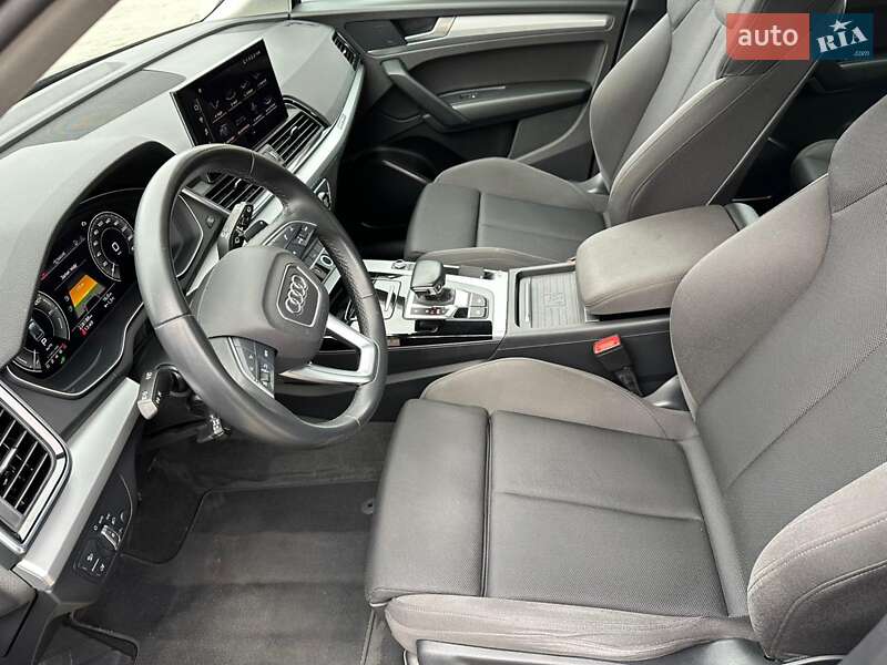 Внедорожник / Кроссовер Audi Q5 2021 в Луцке