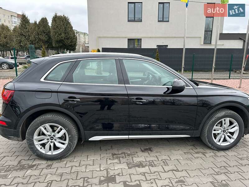 Внедорожник / Кроссовер Audi Q5 2021 в Луцке