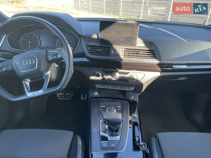 Внедорожник / Кроссовер Audi Q5 2017 в Львове