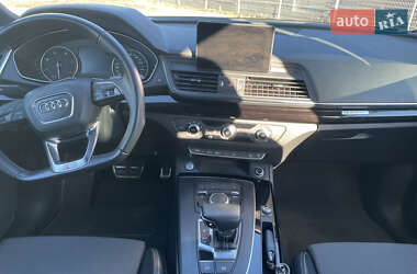Внедорожник / Кроссовер Audi Q5 2017 в 
