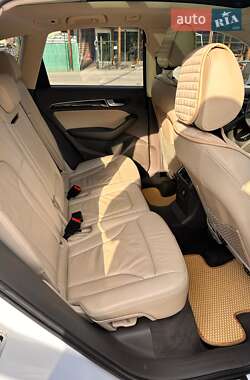 Внедорожник / Кроссовер Audi Q5 2015 в 