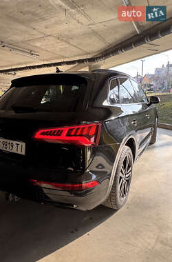 Внедорожник / Кроссовер Audi Q5 2017 в 