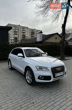 Позашляховик / Кросовер Audi Q5 2016 в Ужгороді