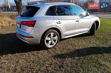 Позашляховик / Кросовер Audi Q5 2018 в 