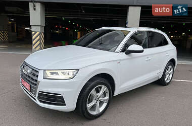 Позашляховик / Кросовер Audi Q5 2020 в Києві