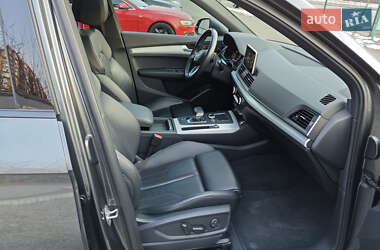 Внедорожник / Кроссовер Audi Q5 2017 в 