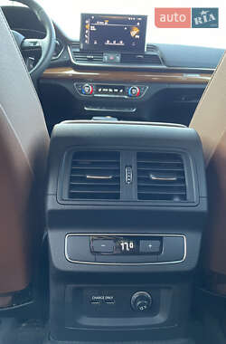 Внедорожник / Кроссовер Audi Q5 2021 в 
