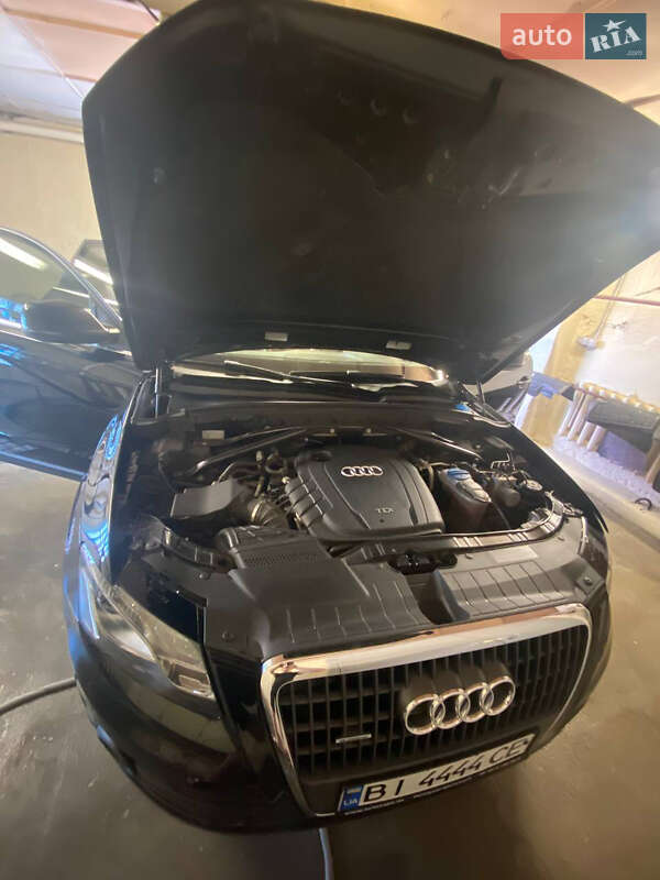 Внедорожник / Кроссовер Audi Q5 2011 в Полтаве