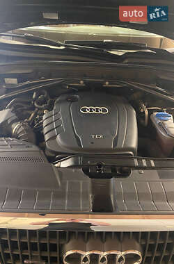 Внедорожник / Кроссовер Audi Q5 2011 в 