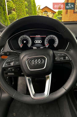 Внедорожник / Кроссовер Audi Q5 2022 в 