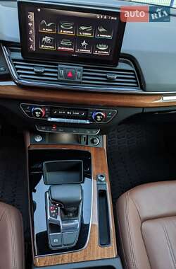 Внедорожник / Кроссовер Audi Q5 2021 в 