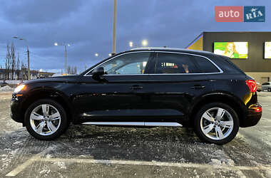 Внедорожник / Кроссовер Audi Q5 2018 в 