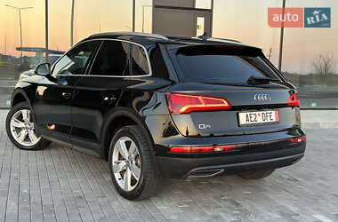 Внедорожник / Кроссовер Audi Q5 2017 в 