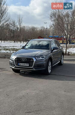 Внедорожник / Кроссовер Audi Q5 2018 в 