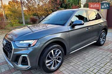 Внедорожник / Кроссовер Audi Q5 2021 в 