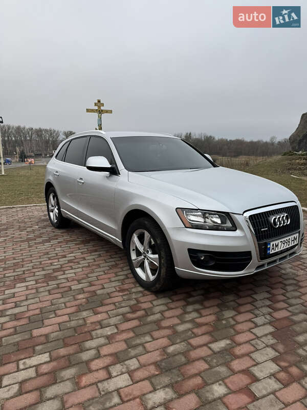 Внедорожник / Кроссовер Audi Q5 2011 в 