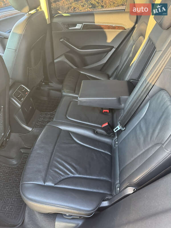 Внедорожник / Кроссовер Audi Q5 2011 в Коростене