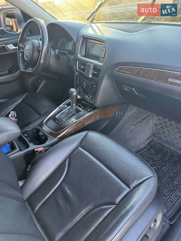 Внедорожник / Кроссовер Audi Q5 2011 в Коростене