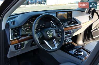 Внедорожник / Кроссовер Audi Q5 2022 в 