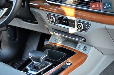 Внедорожник / Кроссовер Audi Q5 2022 в 