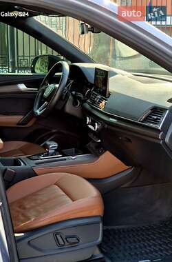 Внедорожник / Кроссовер Audi Q5 2022 в 