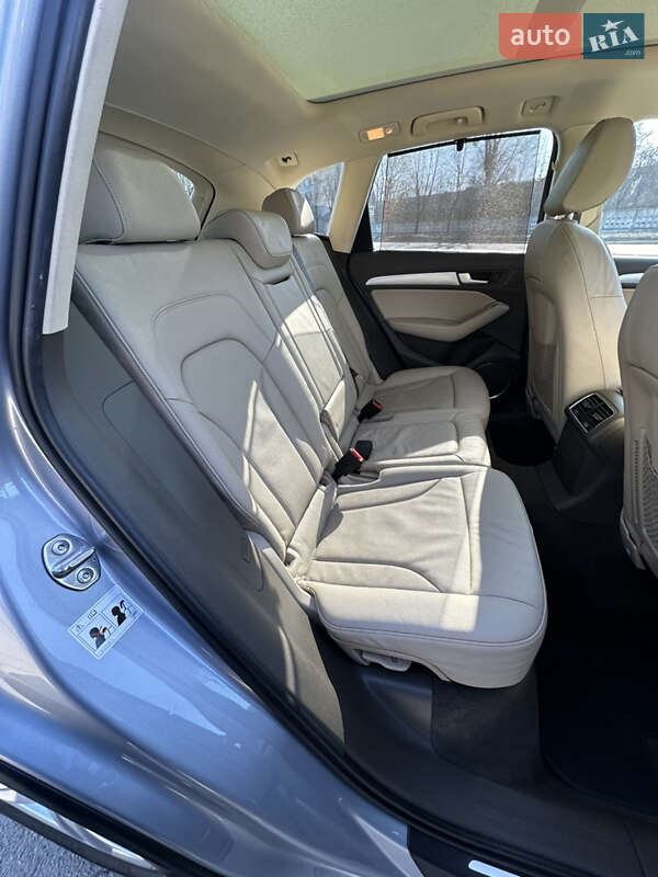 Позашляховик / Кросовер Audi Q5 2015 в Львові