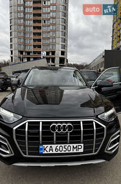 Позашляховик / Кросовер Audi Q5 2020 в Києві