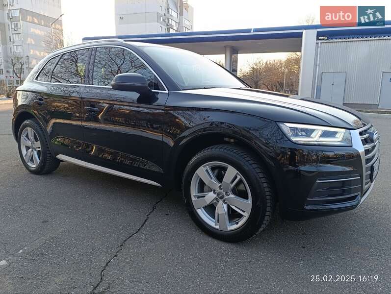 Внедорожник / Кроссовер Audi Q5 2017 в 