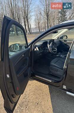 Внедорожник / Кроссовер Audi Q5 2023 в 