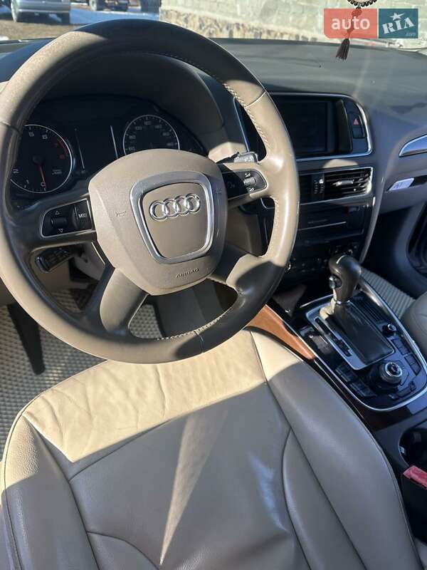 Внедорожник / Кроссовер Audi Q5 2011 в Ворохте