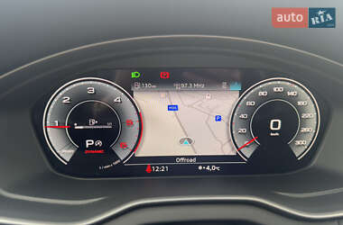 Внедорожник / Кроссовер Audi Q5 2022 в 