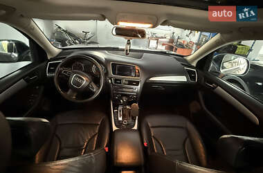 Внедорожник / Кроссовер Audi Q5 2009 в 